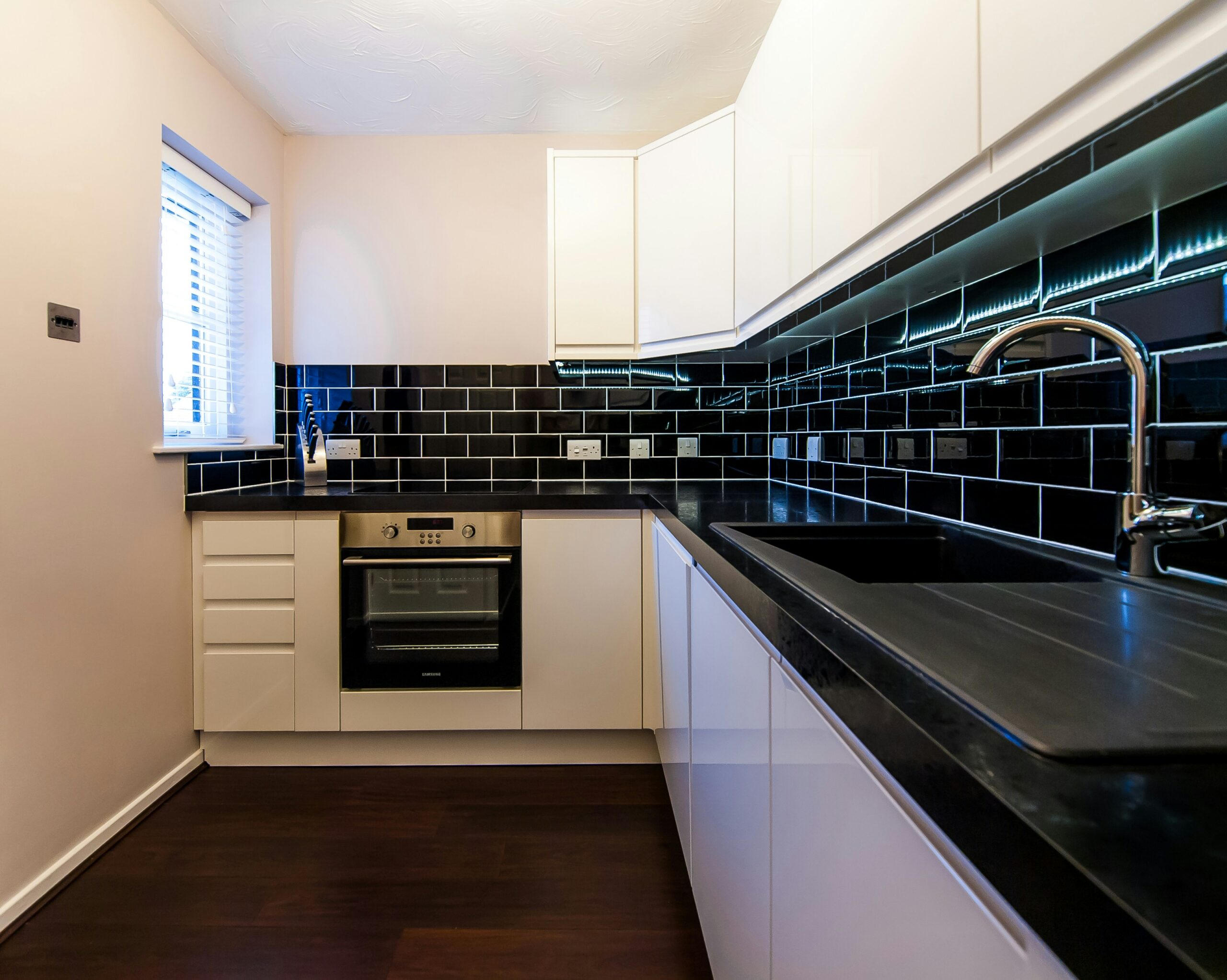 Finding Professional Modular Kitchen Installation Services Near You